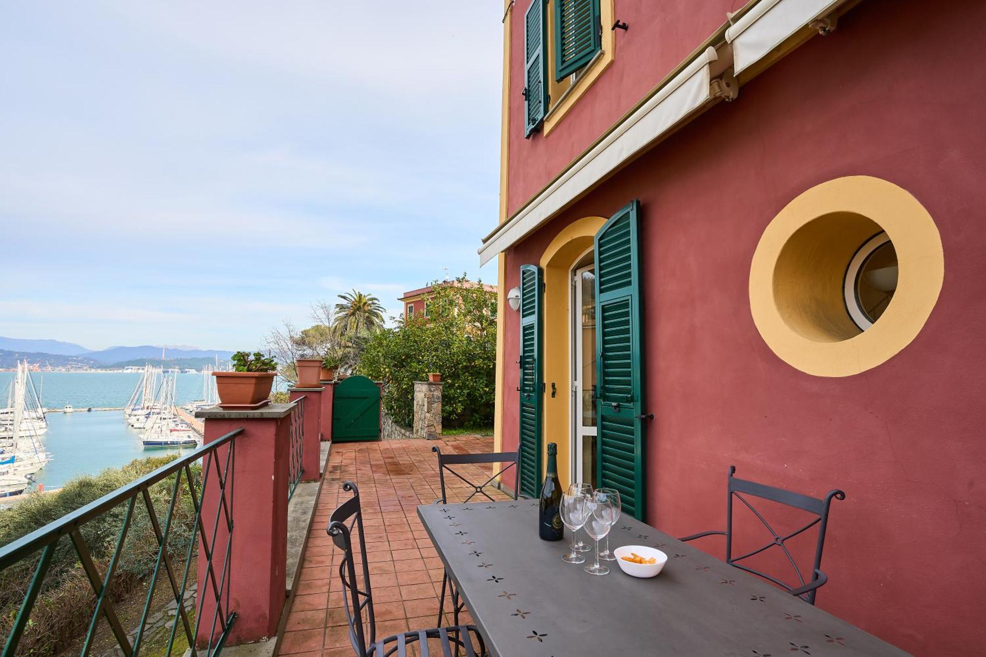 Villa Amelia - Vista Mare - Феццано Экстерьер фото
