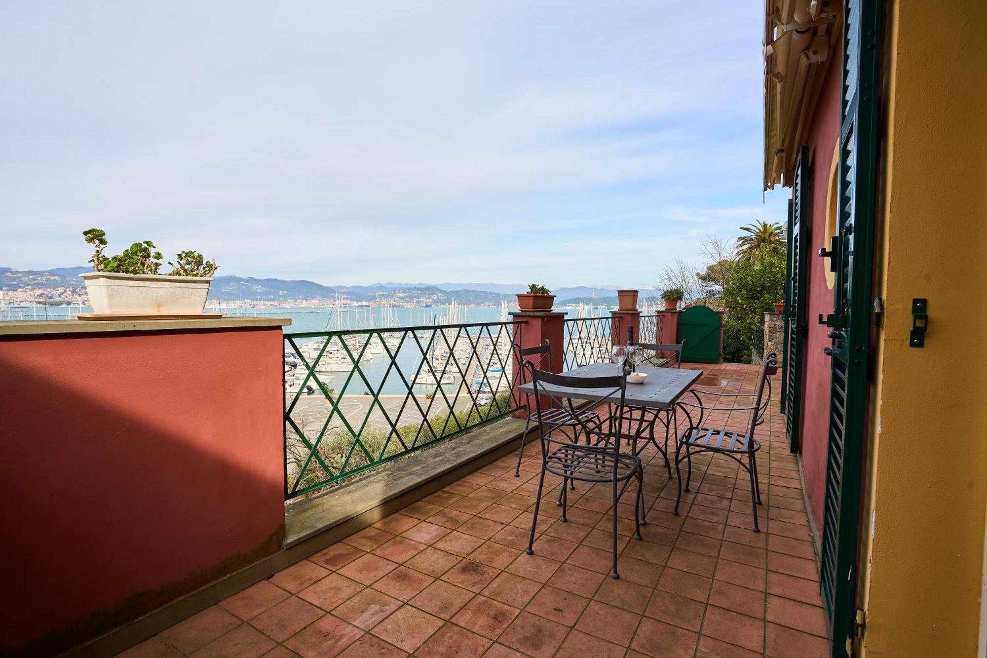 Villa Amelia - Vista Mare - Феццано Экстерьер фото