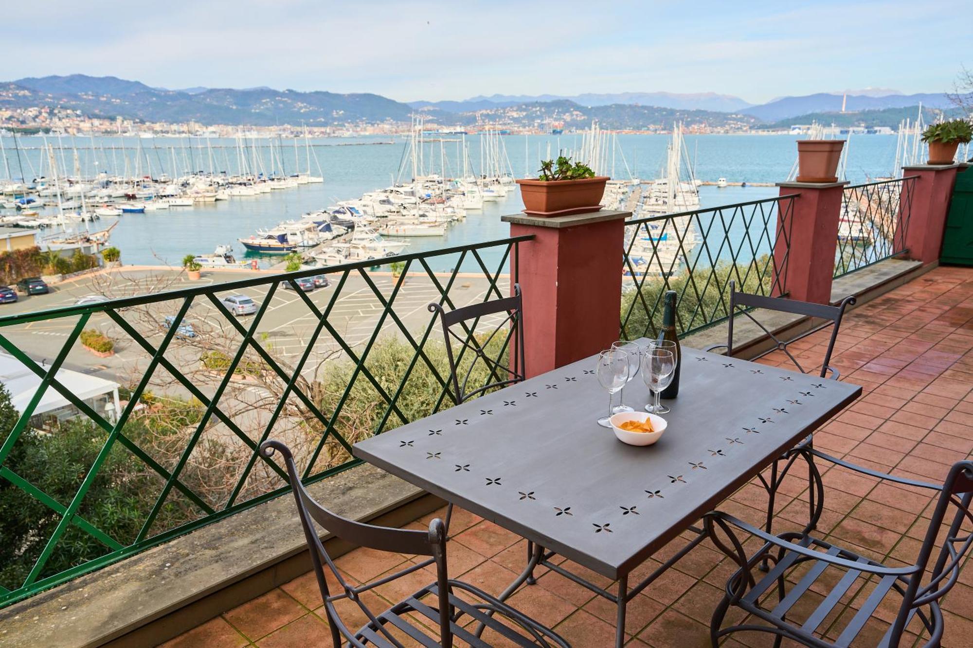 Villa Amelia - Vista Mare - Феццано Экстерьер фото