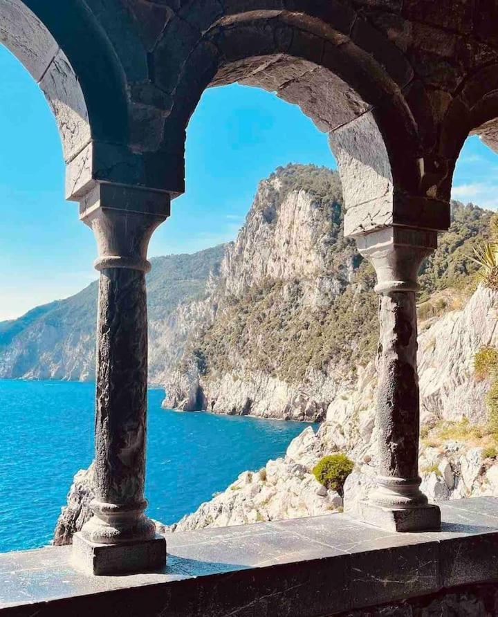 Villa Amelia - Vista Mare - Феццано Экстерьер фото